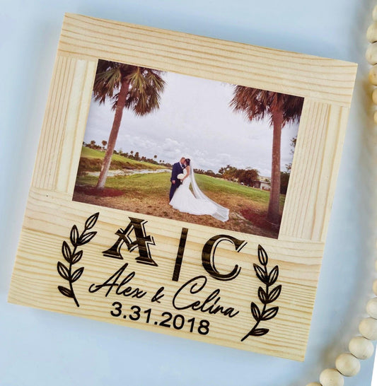 Laser engraved personalized wooden couples wedding anniversary photo frame 6x4